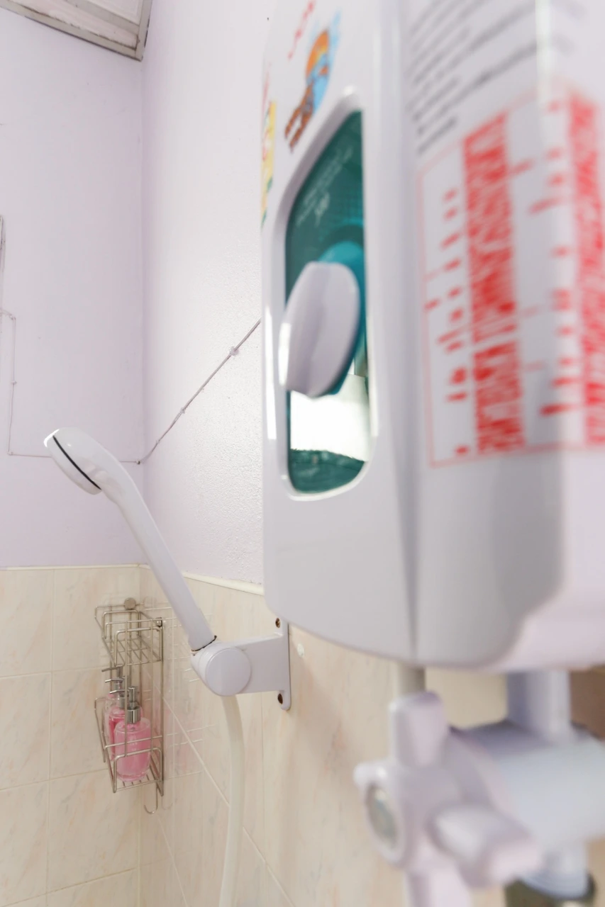 ห้องน้ำพร้อมน้ำอุ่น หอพักวงศ์พันธ์